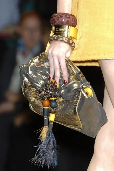Look 25